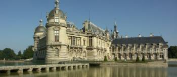 See the magnificent Chateau de Chantilly on a bike tour in Northern France | Martine Savart