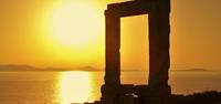remains-of-an-Apollo-temple-in-Greece_UTracks-travel