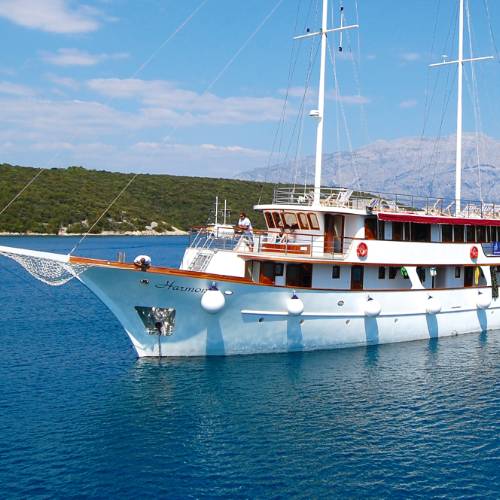 The deluxe category boat Harmonia sailing in Croatia