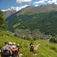 Trekkers descend to Zermatt, Haute route | Sue Badyari