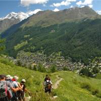 Trekkers descend to Zermatt, Haute route | Sue Badyari