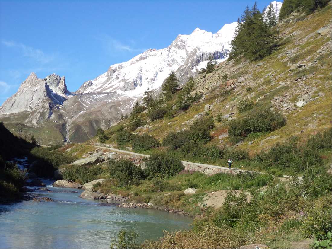Hiking down from the Italian / French border on the Tour du Mont Blanc |  Kerren Knighton