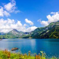 Descent to Lake Roseland on the GR5 in France