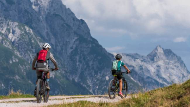 Enjoy spectacular mountain views while cycling in Austria | Martin Steinthaler