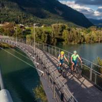 Cycling over the Drau river in Austria | Martin Steinthaler