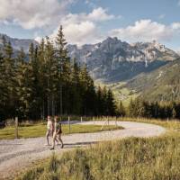 Enjoy stunning mountain views while hiking in Austria | Arne Bernsmann