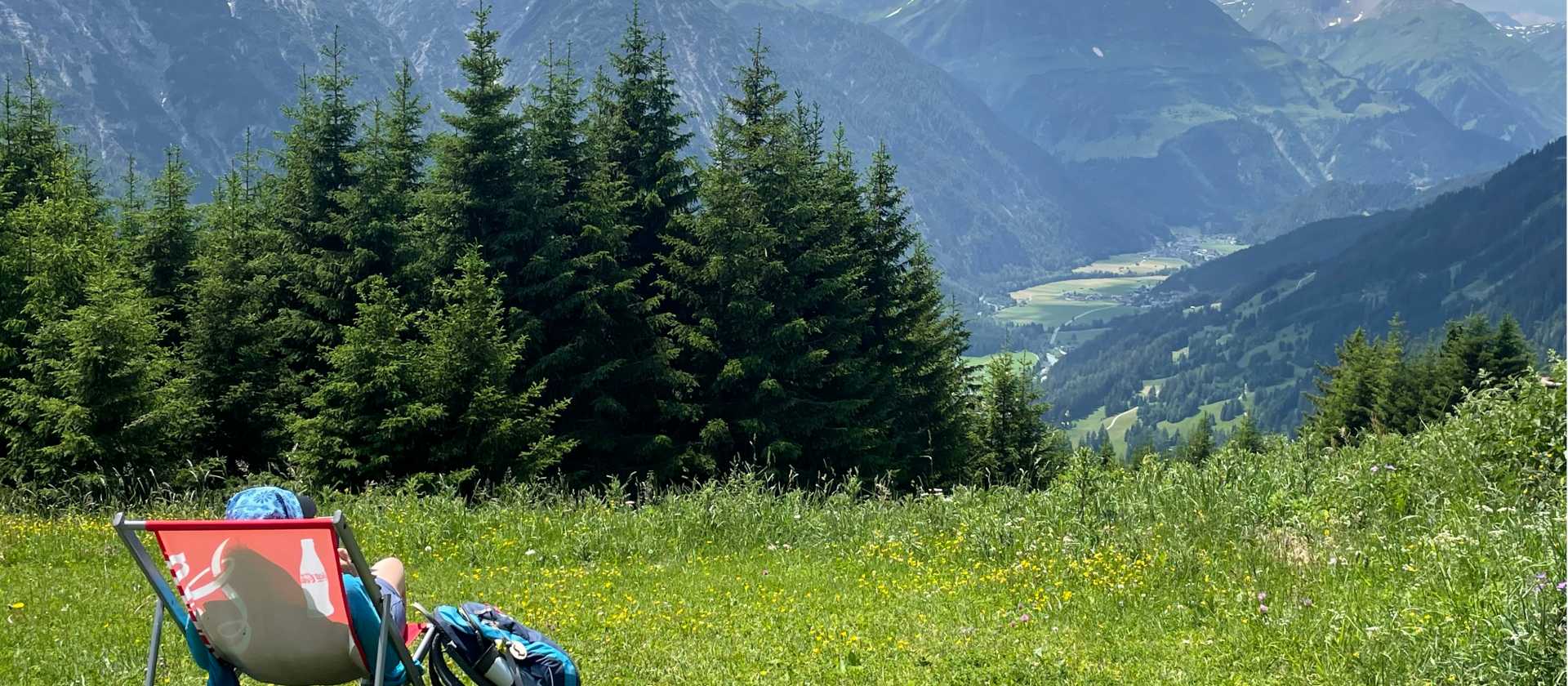 Seat with a panoramic view Jochelspitze | Tali Emdin