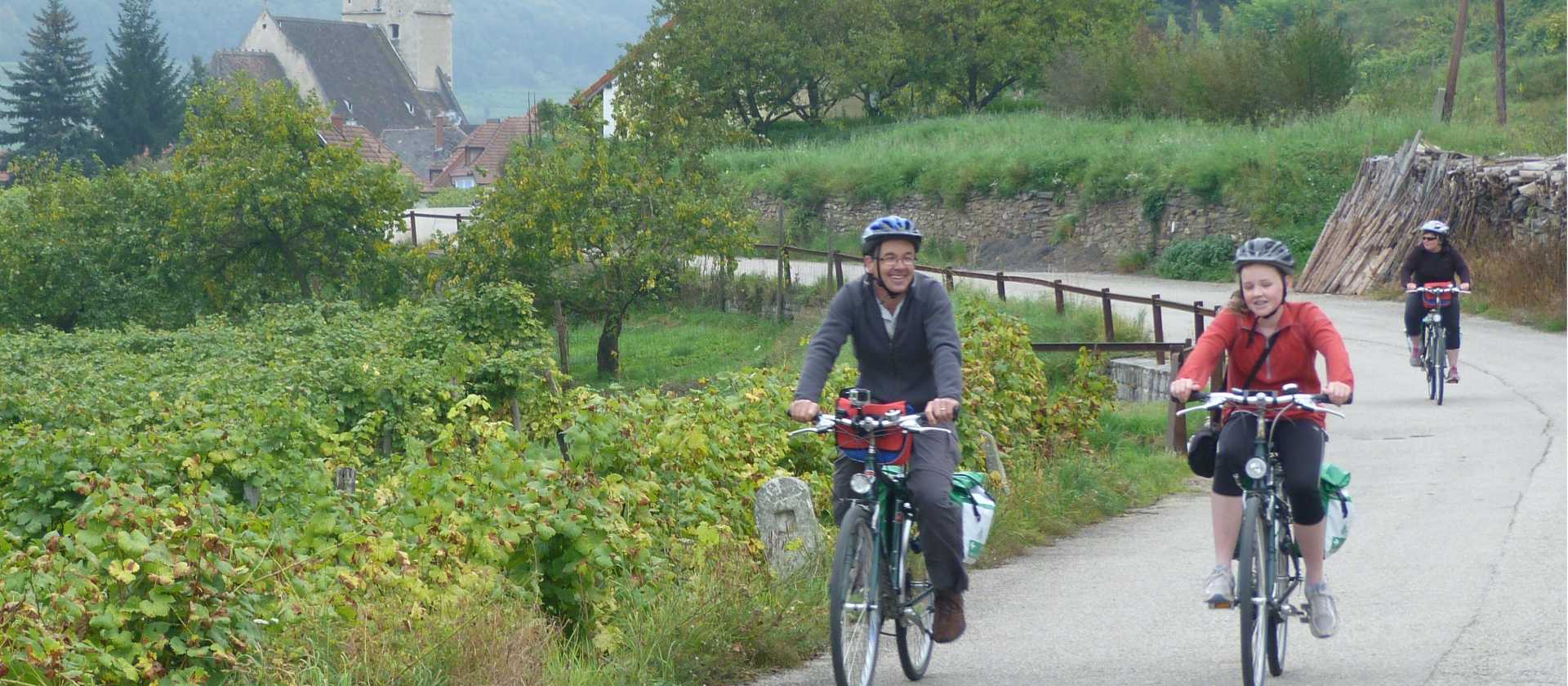 A family riding together through the Wachau region | Richard Tulloch