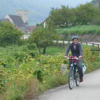 A family riding together through the Wachau region | Richard Tulloch