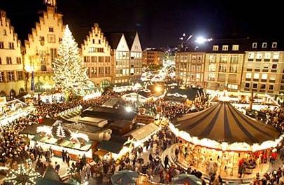 Christmas Markets at night in Vienna, Austria |  <i>Carly Grossek</i>