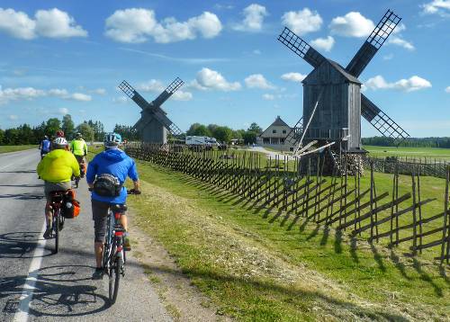 Cycling alongside traditional windmills in Estonia&#160;-&#160;<i>Photo:&#160;Gesine Cheung</i>
