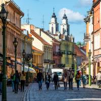 Strolling through Kaunas old town. | Laimonas Ciunys