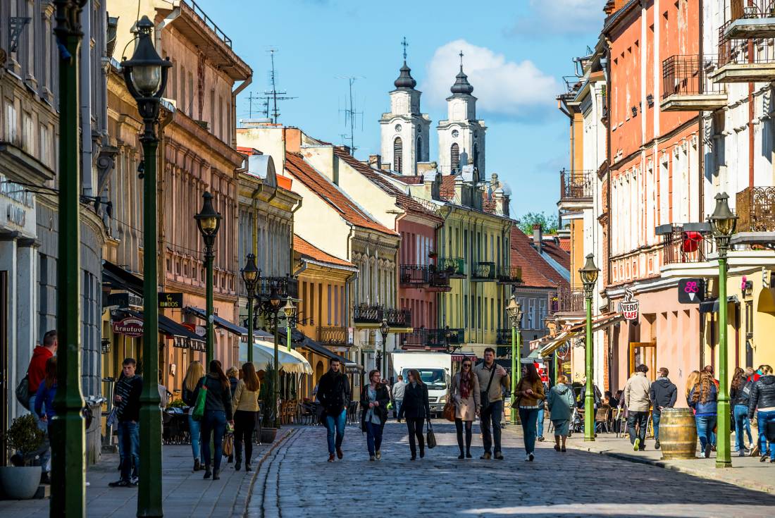 Strolling through Kaunas old town. |  <i>Laimonas Ciunys</i>