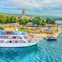 Cruising on the Andela Lora in Croatia
