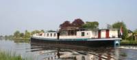 The La Mar barge cruising between Amsterdam and Bruges