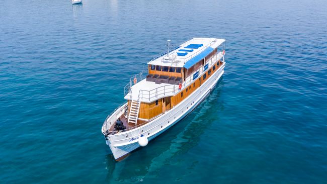 Linda vessel anchored off the Croatian coast