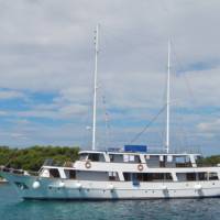 Romantica Premium Boat