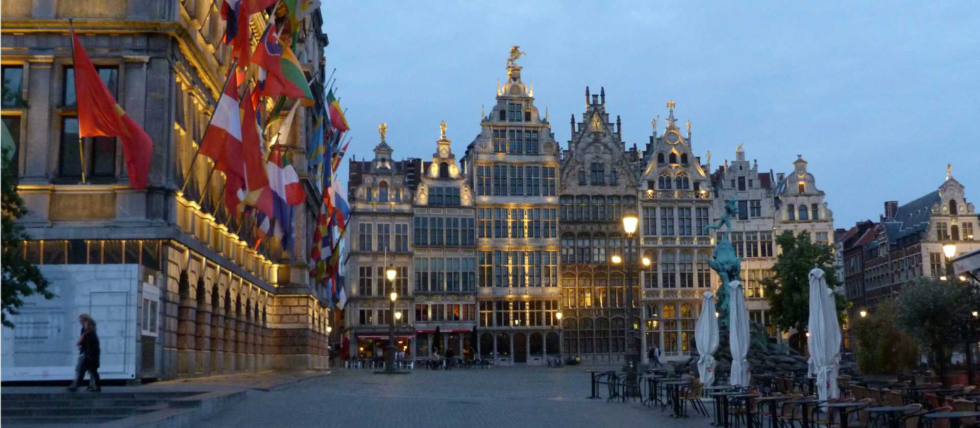 The city of Antwerp in the evening | Richard Tulloch