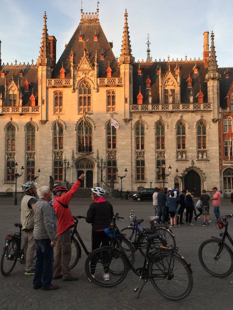 Enjoying the evening light in Bruges |  <i>Richard Tulloch</i>