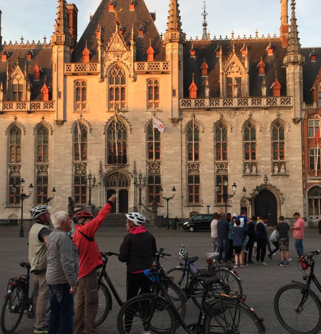 Enjoying the evening light in Bruges |  <i>Richard Tulloch</i>