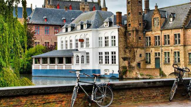 Discover Bruges by bike