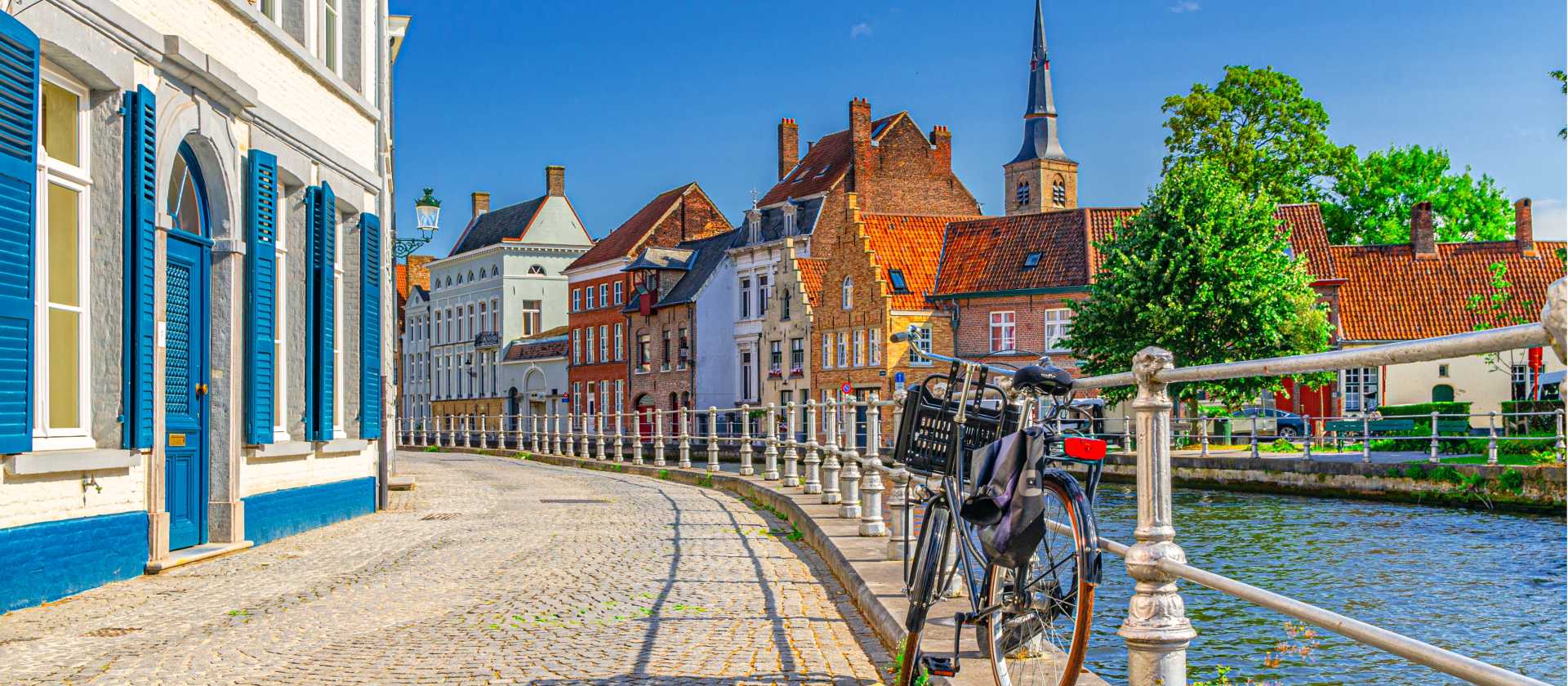 Explore Bruges by bike