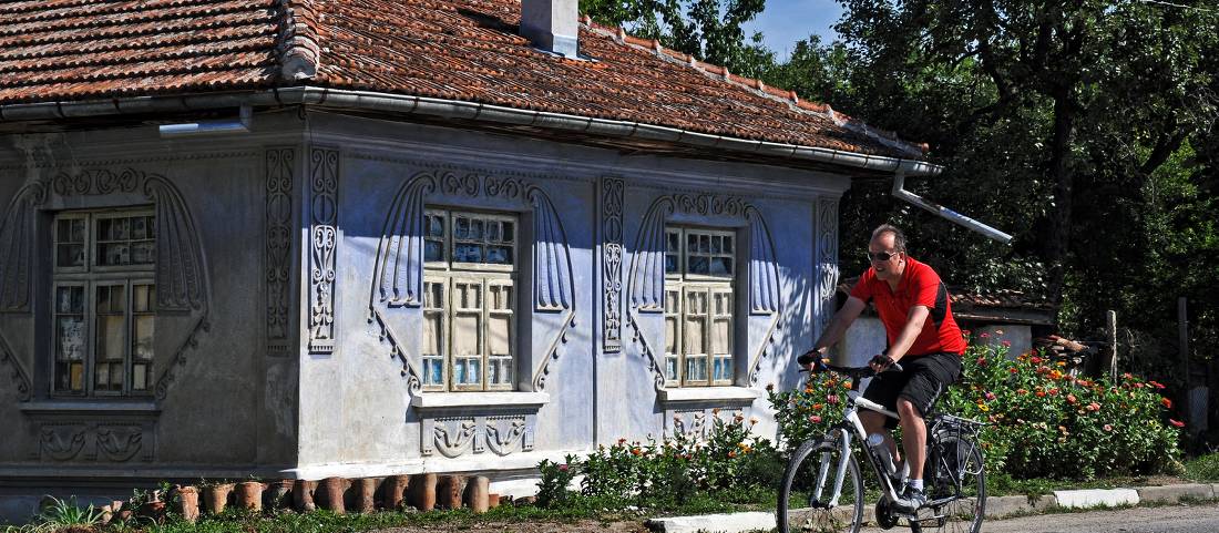 Discover small Balkan villages on our exciting cycling itinerary in Bulgaria