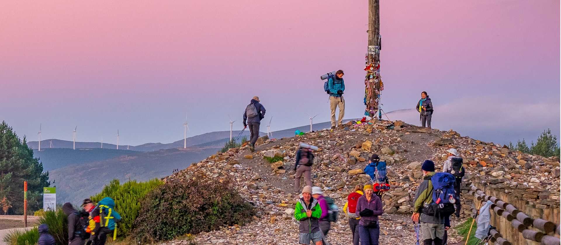 A magnificent sunrise at the Cruz de Ferro on the Camino de Santiago | Burkard Meyendriesch