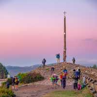 A magnificent sunrise at the Cruz de Ferro on the Camino de Santiago | Burkard Meyendriesch