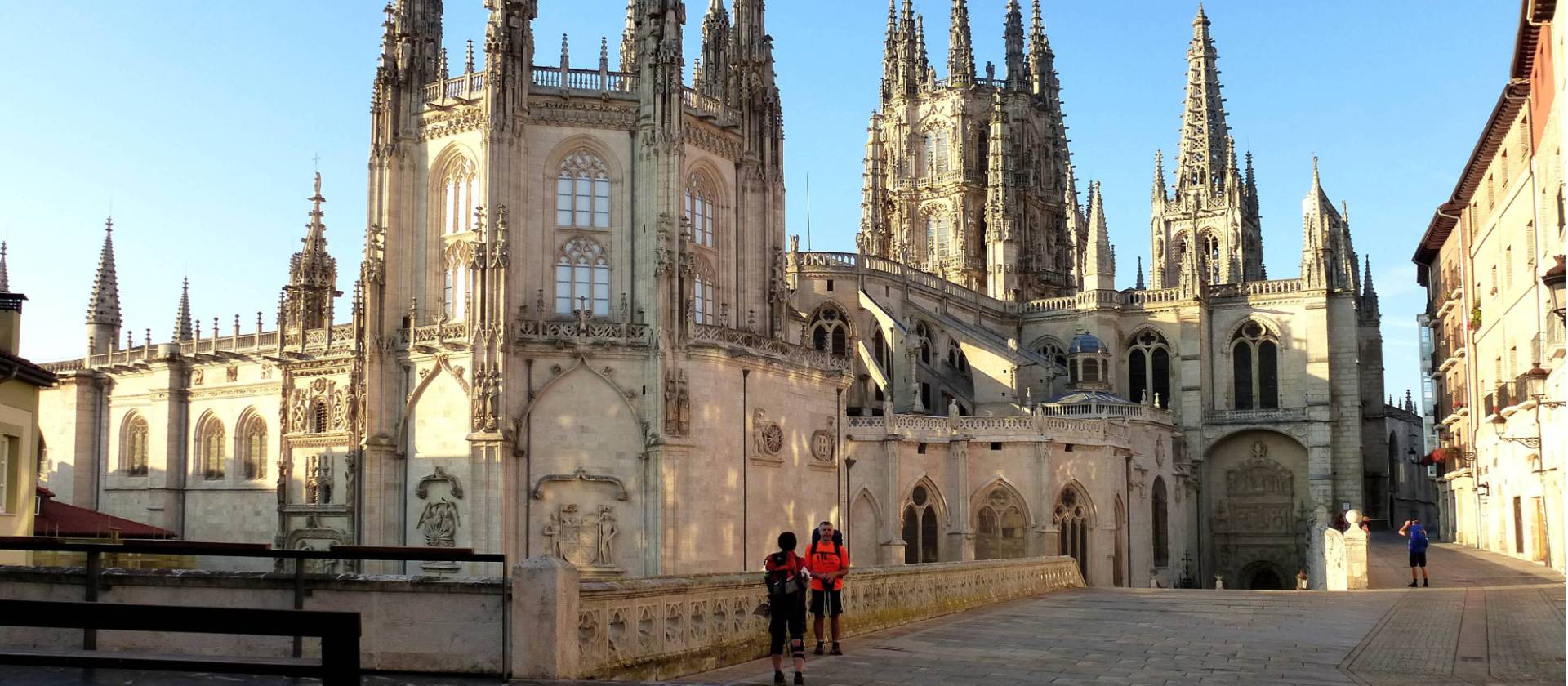 Pilgrims outside the Burgos Cathedral | Gavilla