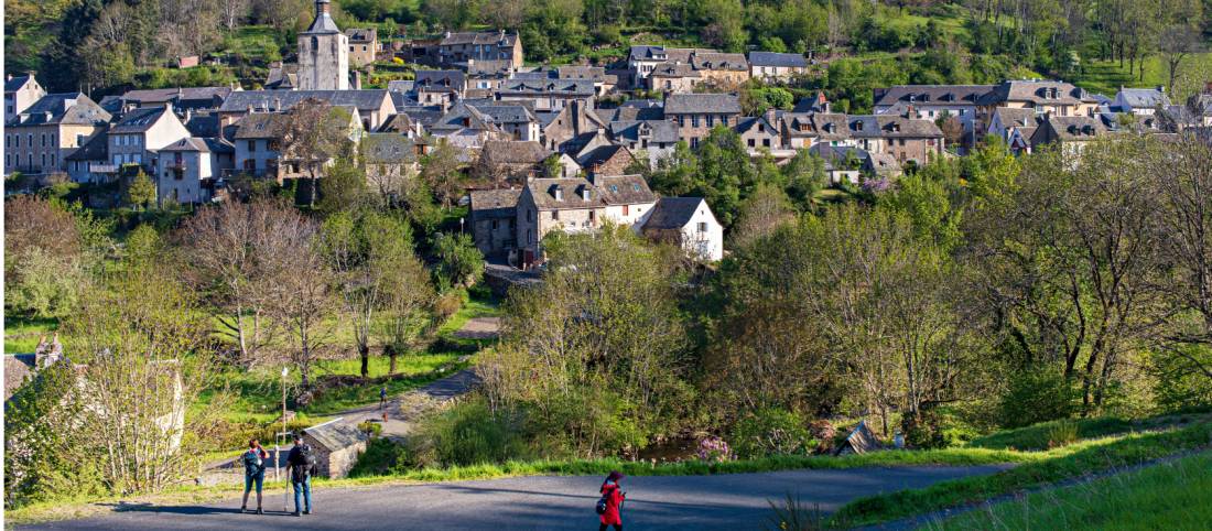 Discover many pretty villages on the Le Puy Camino in France