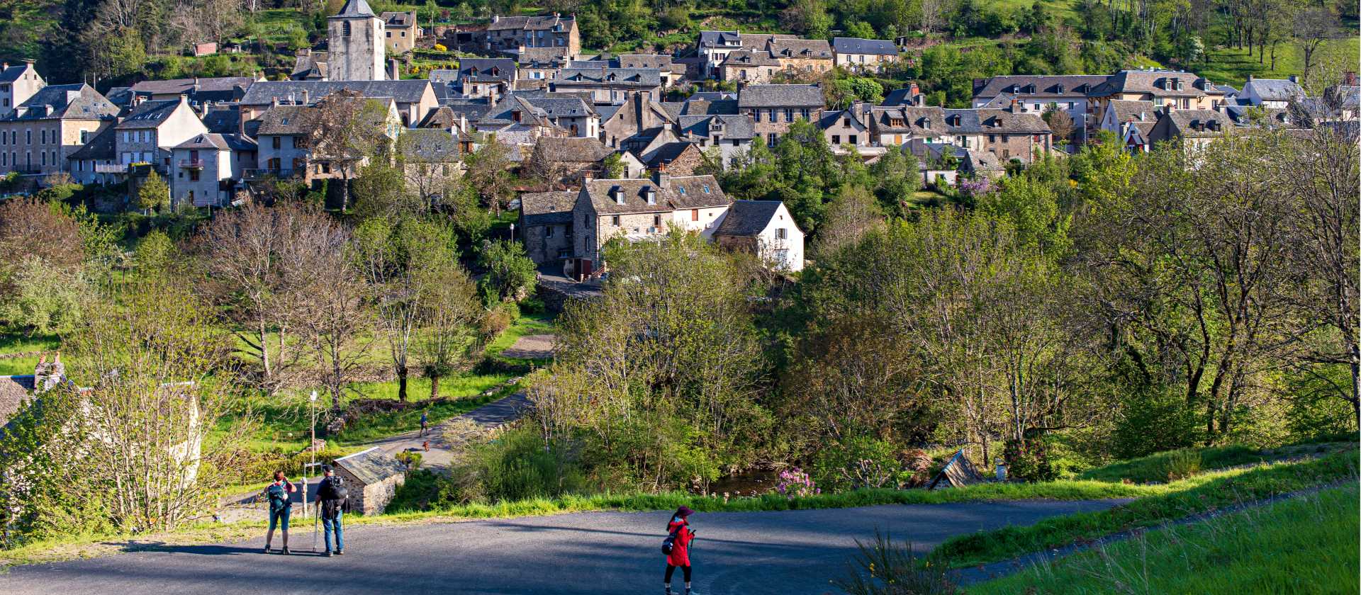 Discover many pretty villages on the Le Puy Camino in France
