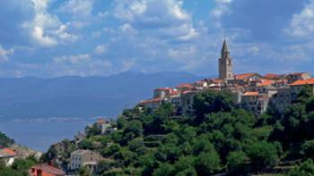 KII_Vrbnik1,Island Hopping by Bike Experience the beauty of Kvarner Bay by bike and from the boat