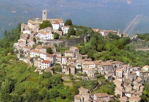 The hilltop village of Motovun, a highlight of the Parenzana trail