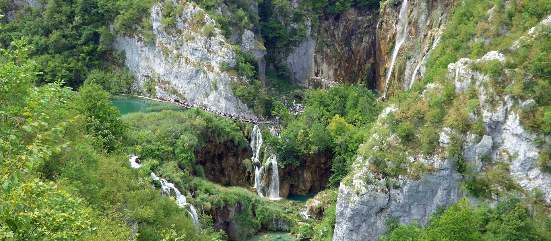 Explore the stunning beauty of the Plitvice Lakes on foot