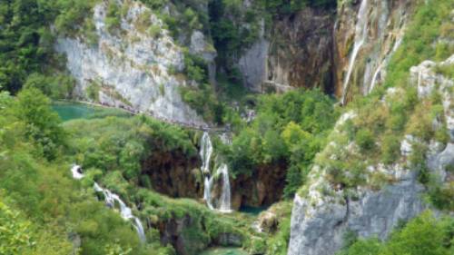Explore the stunning beauty of the Plitvice Lakes on foot
