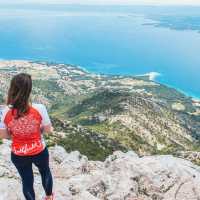 Cycle up to a viewpoint in Brac