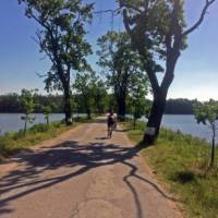 A stunning bike path between the lakes | Els van Veelen