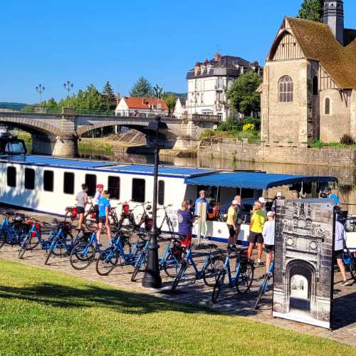 Scenes from the Burgundy Bike & Barge tour