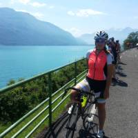 Cyclists on the bike path next to Lake Annecy