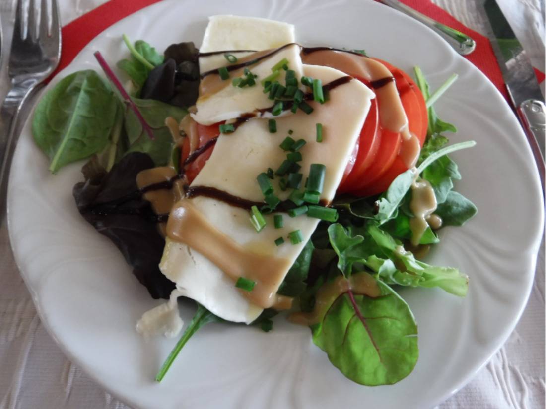 Fresh salad for evening entree on the Bordeaux Bike & Barge |  <i>Efti Nure</i>