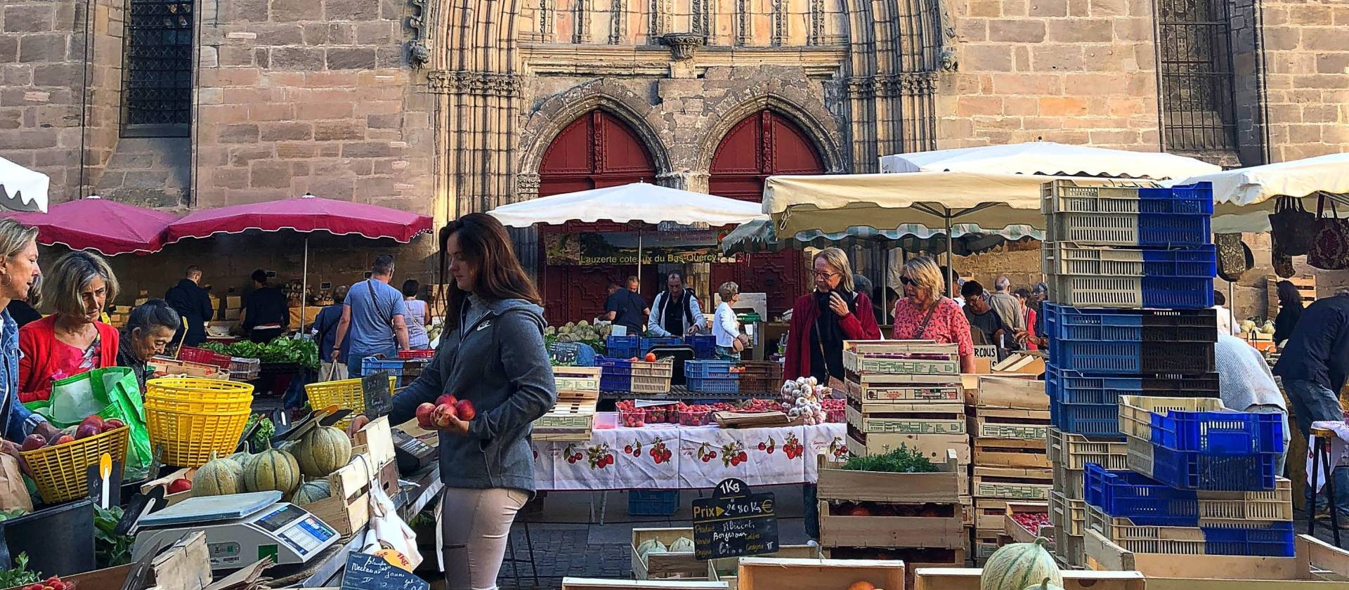 Cahors Market place next to the cathedral | Jaclyn Lofts