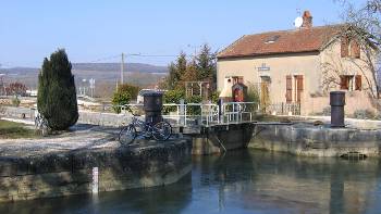 Burgundy Cycling Tours | Burgundy Walking Holidays | UTracks