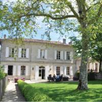 Stay in beautiful chateaux, located near vineyards, on a centre based trip in France | Deb Wilkinson