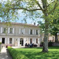Stay in beautiful chateaux, located near vineyards, on a centre based trip in France | Deb Wilkinson