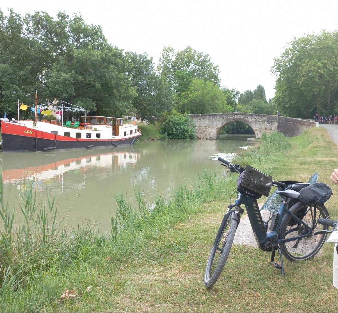 Discovering the waterways of France by bike |  <i>Michelle Vanderkroft</i>