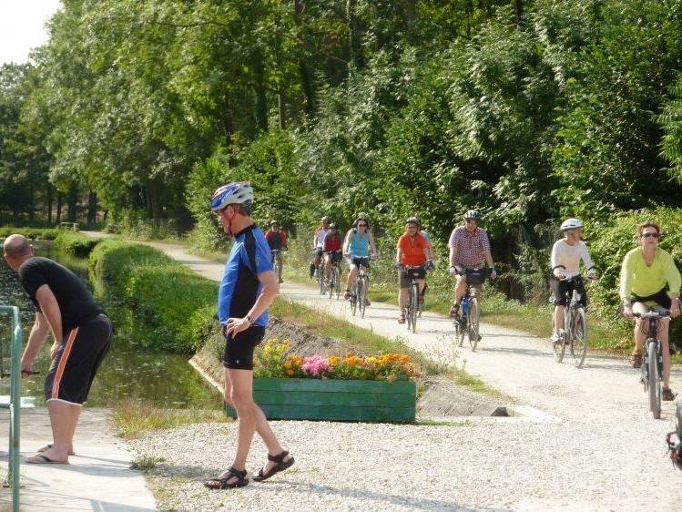 Have fun while cycling Burgundy's bike paths