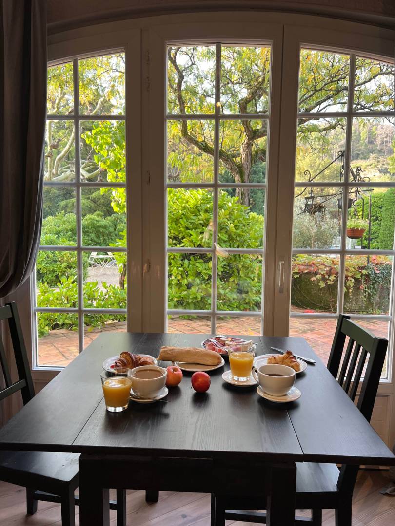 French breakfast |  Deborah Brinkhoff & Lara Hilton