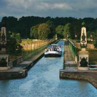 An aquaduct that joins the Loire River with the smaller tributaries | Michael Gebicki