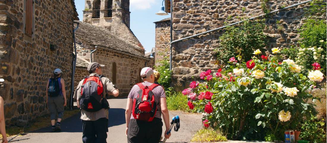 Walking in the village of Montusclat